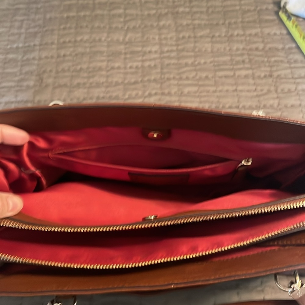 Coach authentic leather handbag - Picture 4 of 6